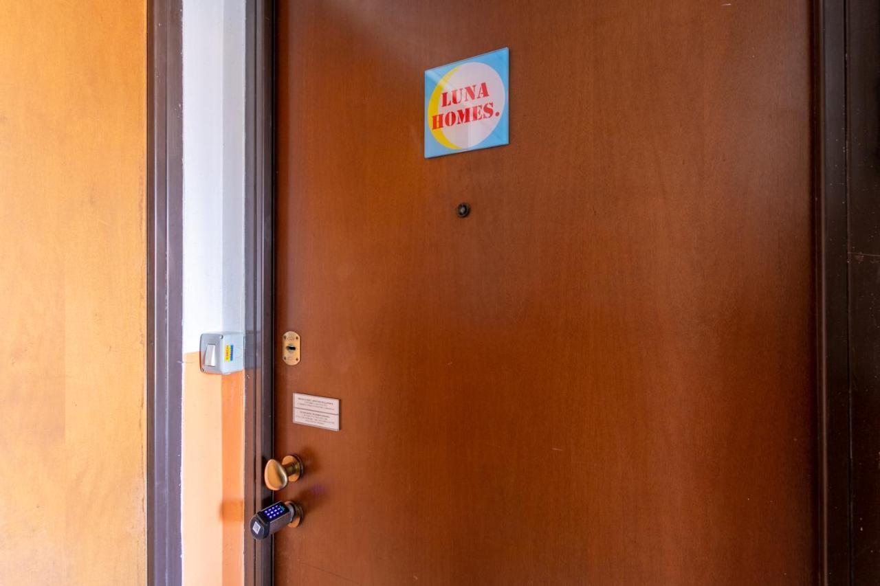 Luna Homes - In Farini Apartment Mailand